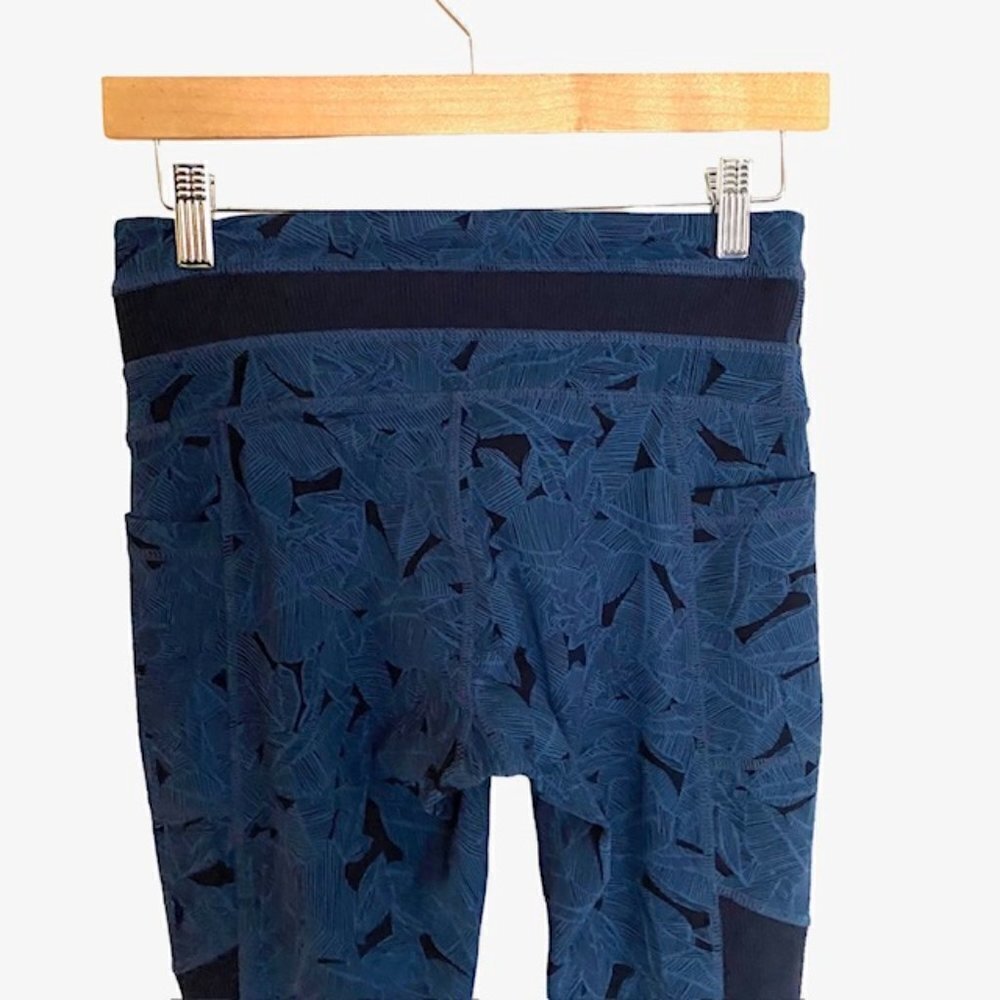 Athleta Tropical Excursion Tight Small - image 5